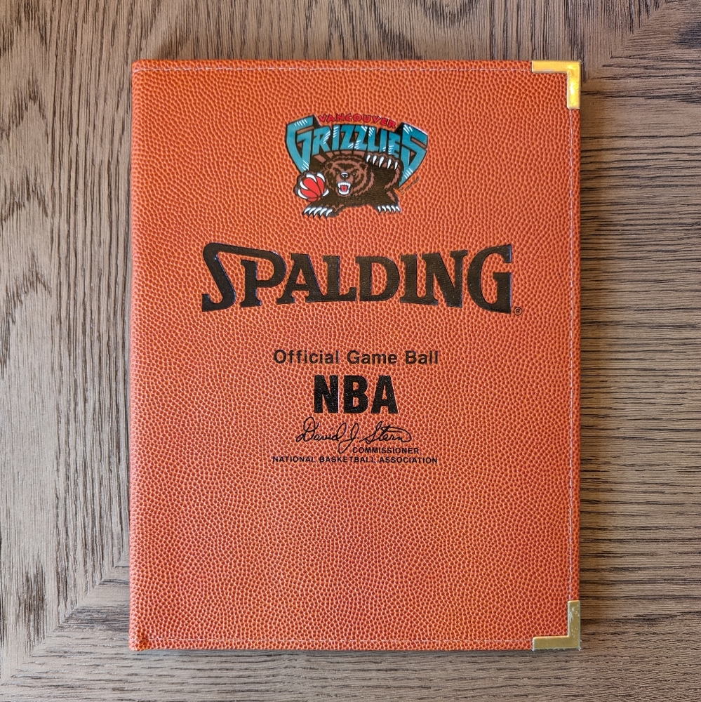 NBA Vancouver Grizzlies Spalding embossed busines padfolio. *Pristine condition*